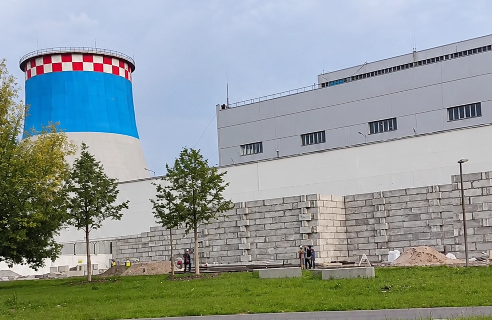 Росіяни почали укріплювати бетонними блоками ТЕЦ у Москві