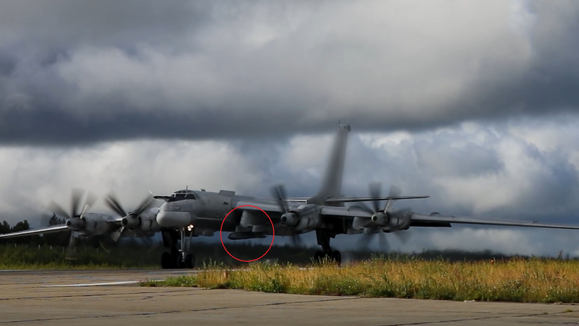 Russian Tu-95MS Bombers Carrying Kh-101 Missiles Flew Over Barents and Norwegian Seas