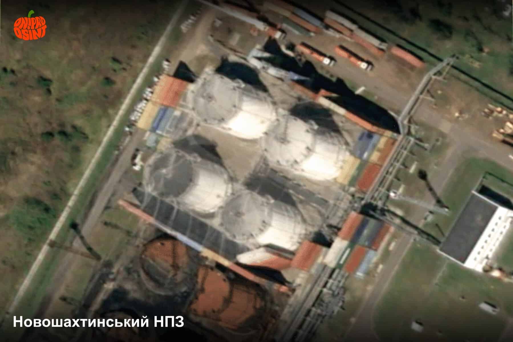 Стіни з вантажних контейнерів на Новошахтинському НПЗ. Вересень 2026. Фото: Dnipro Osint ⟨Гарбуз⟩