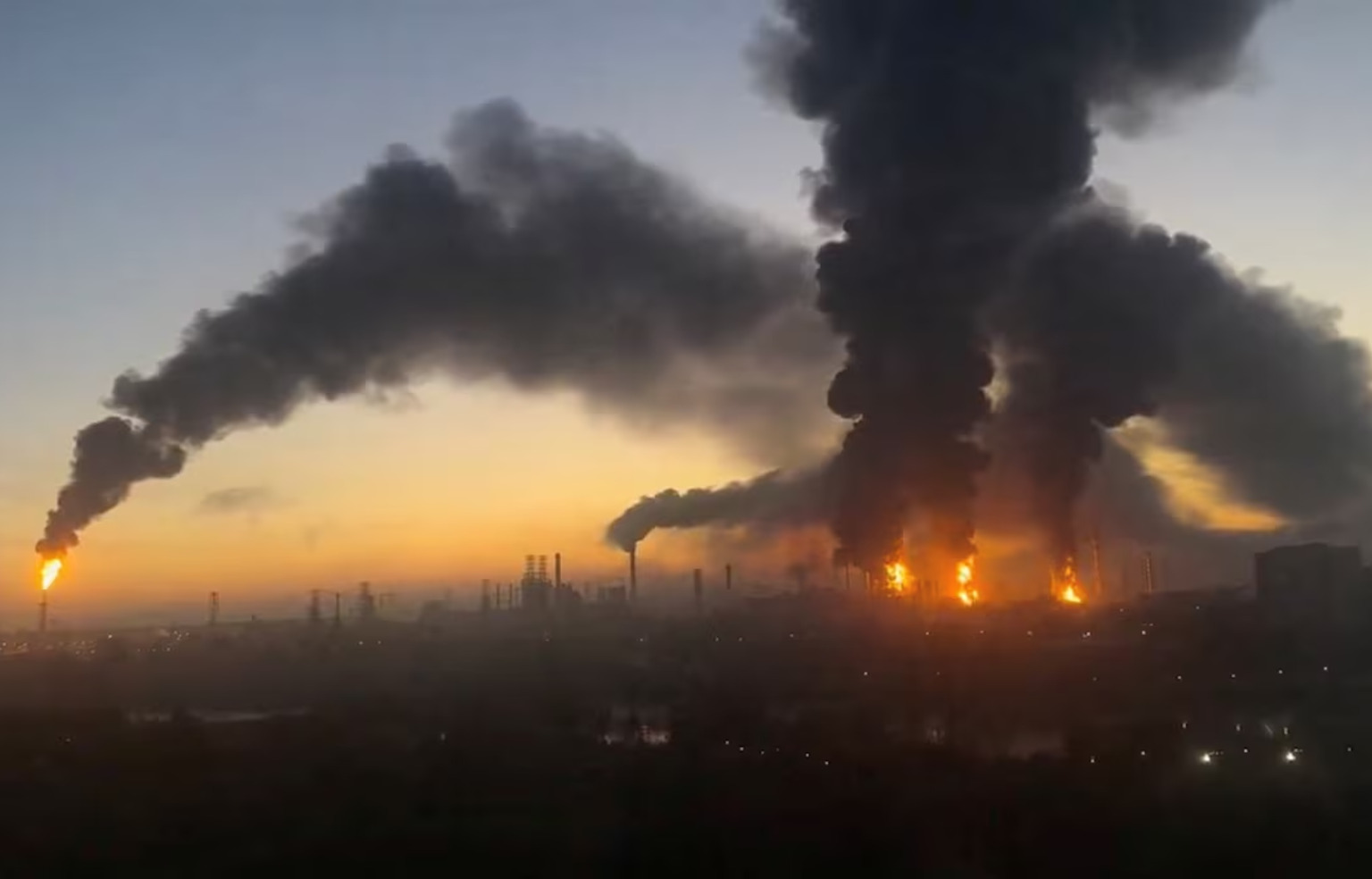Moscow Oil Refinery Halts Operations After Ukrainian Drone Strike
