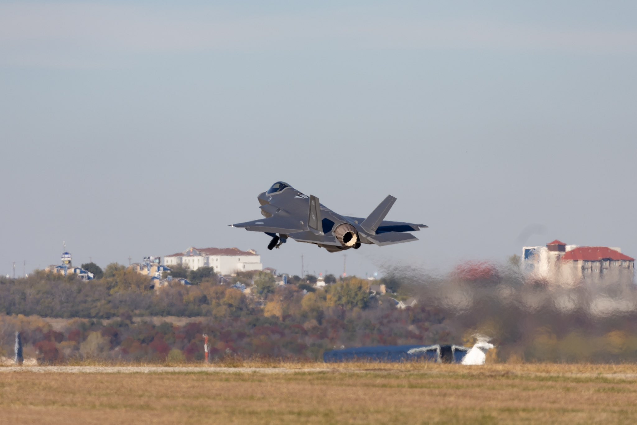 First Finnish F-35s Depart U.S. for Europe