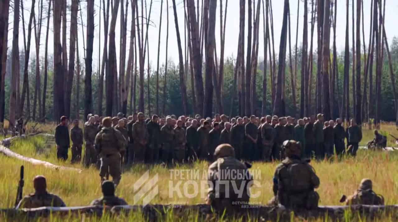 Полонені російські військові під час операції «Вівальді»