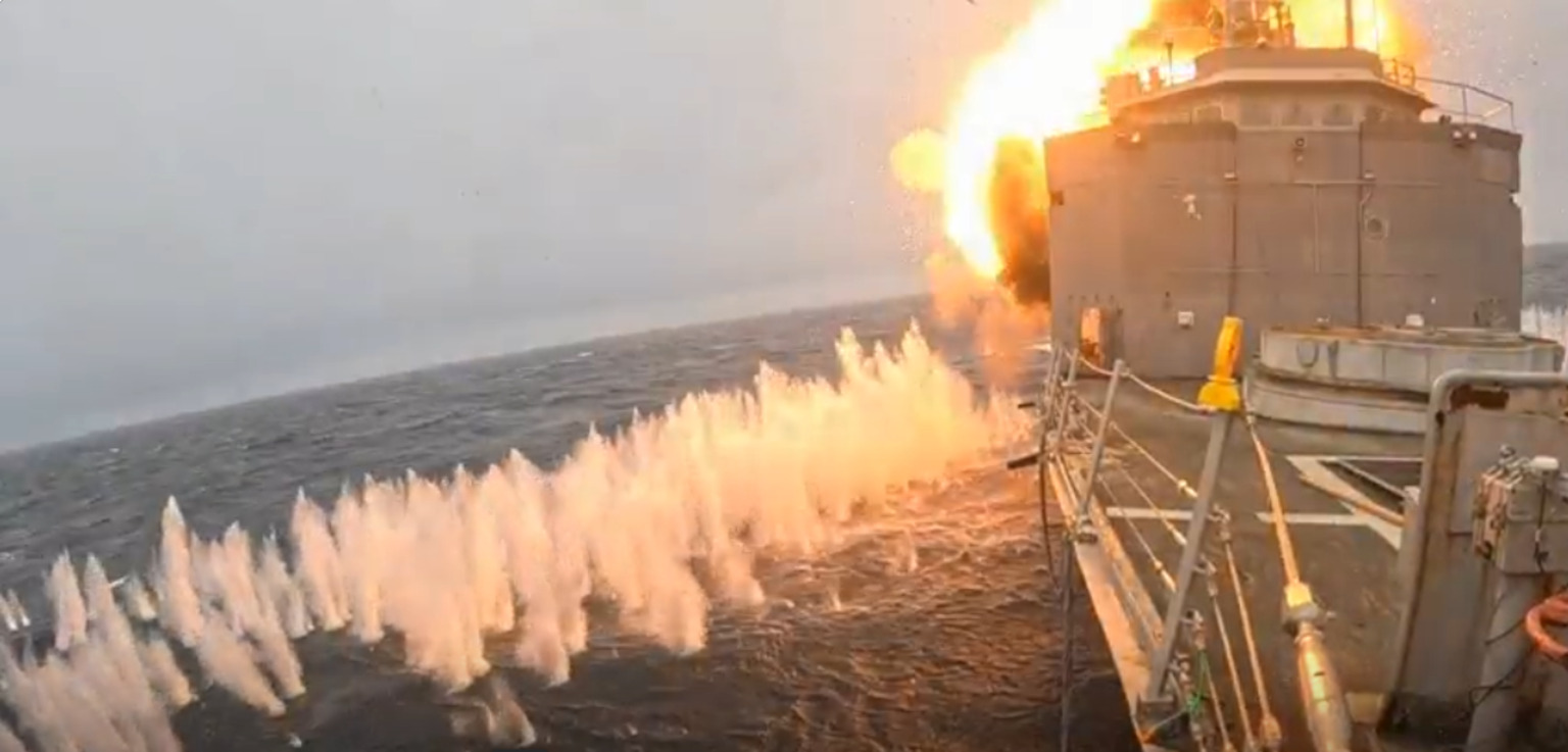 США та Британія потопили фрегат ракетами NSM, SM-6 і торпедою Mk 48