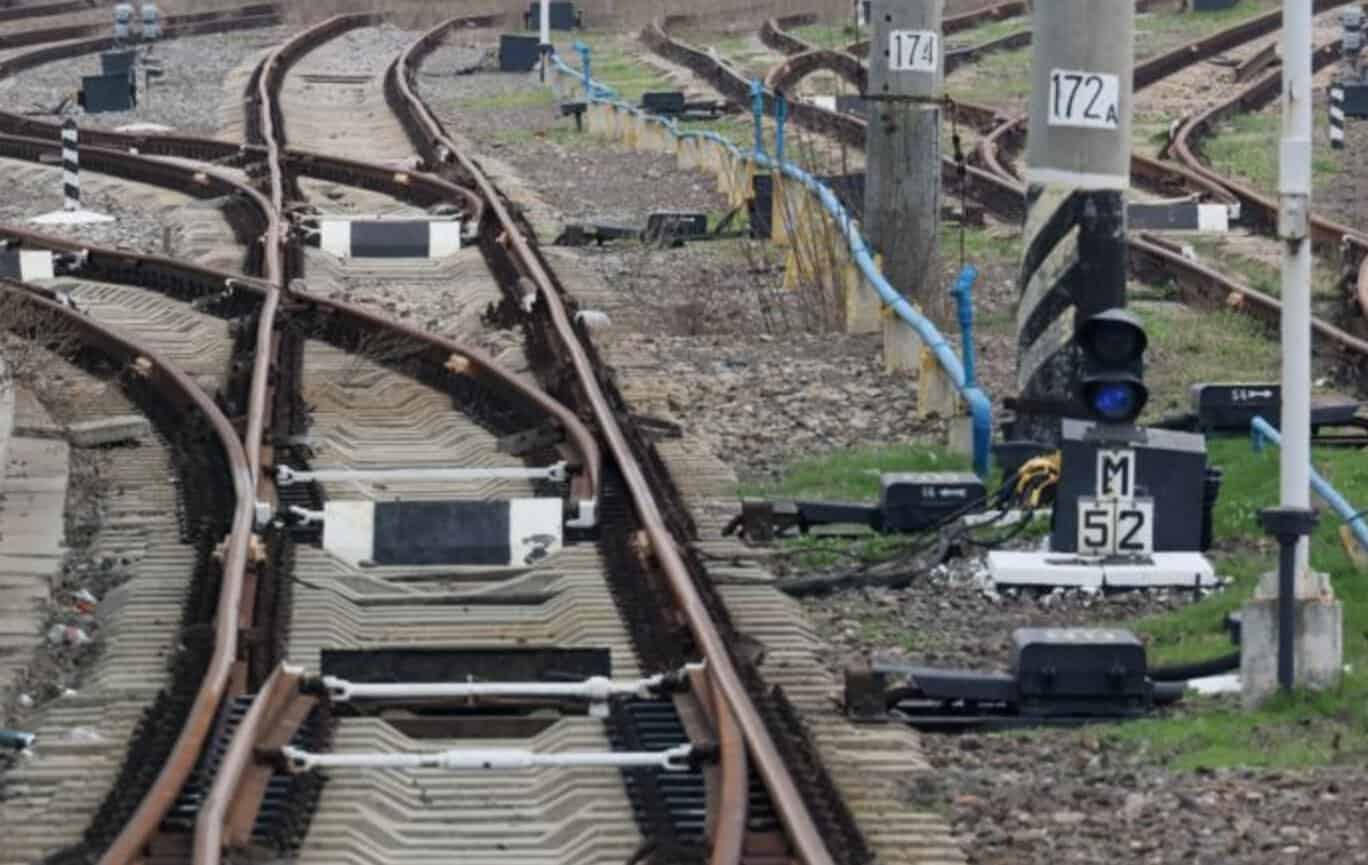 Unknown Individuals Damage Railway Tracks as Train Travels Through Bryansk Region