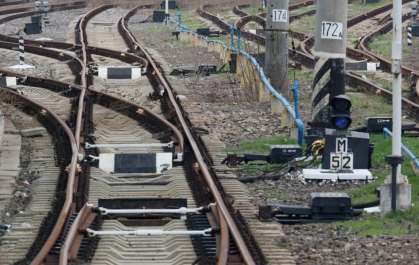 У Брянській області невідомі пошкодили колії під час руху потяга