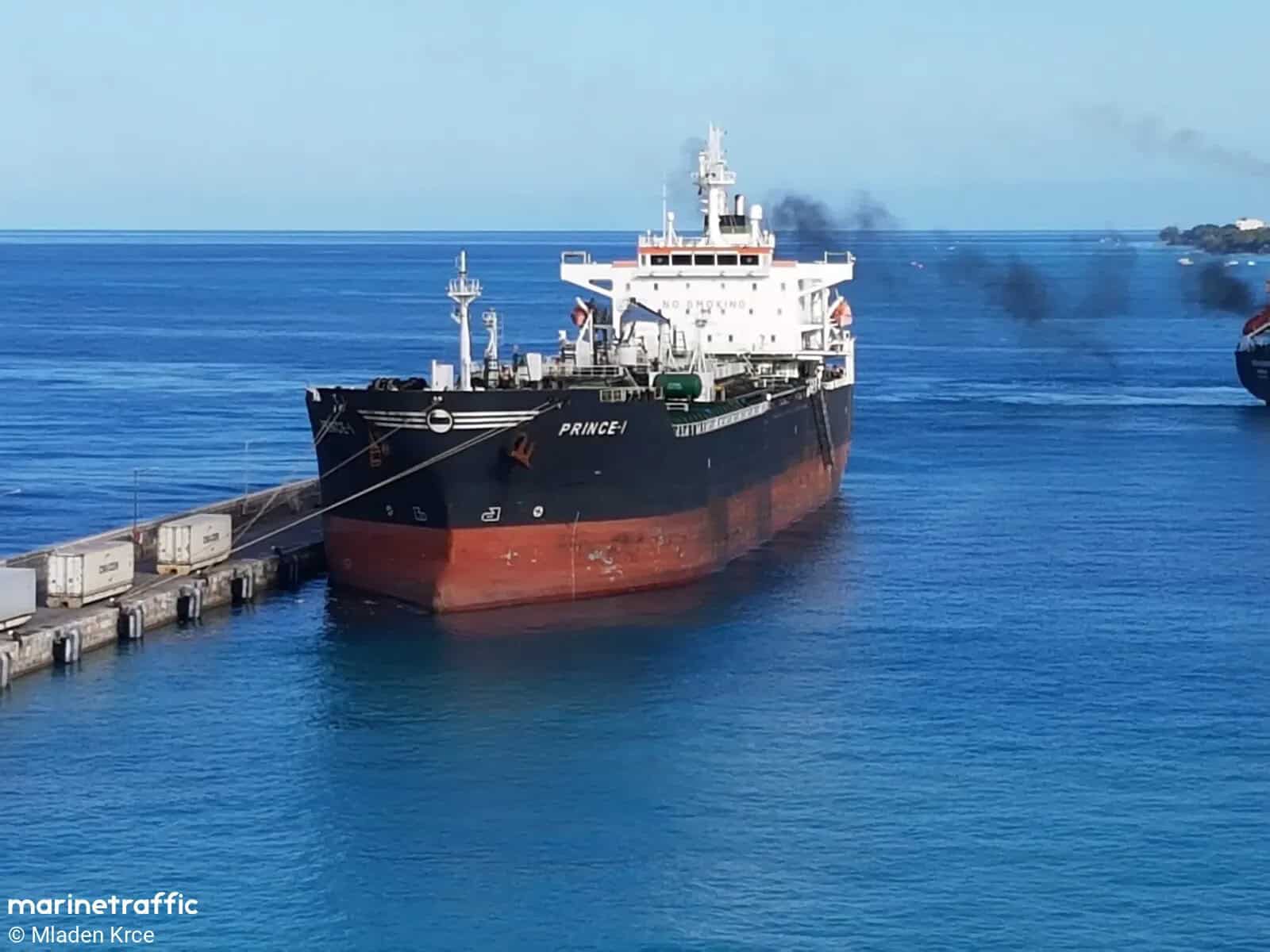 З Південної Кореї до Росії відправили понад 176 тисяч тонн пального, зокрема на підсанкційних танкерах — The Guardian
