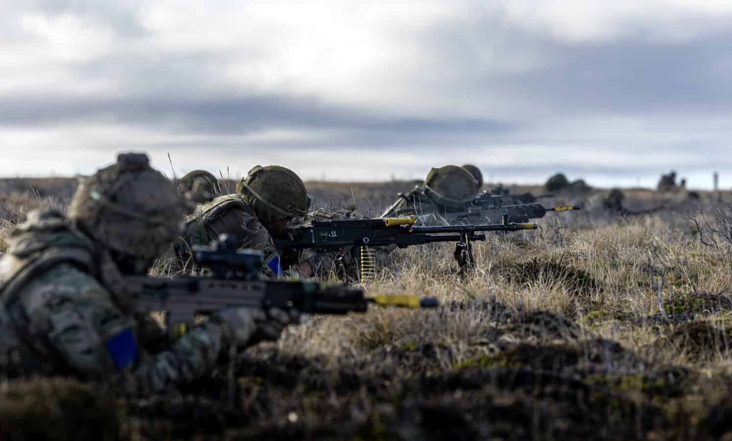 UK Troops Rehearse Defense of Falkland Islands Amid Argentine Claims