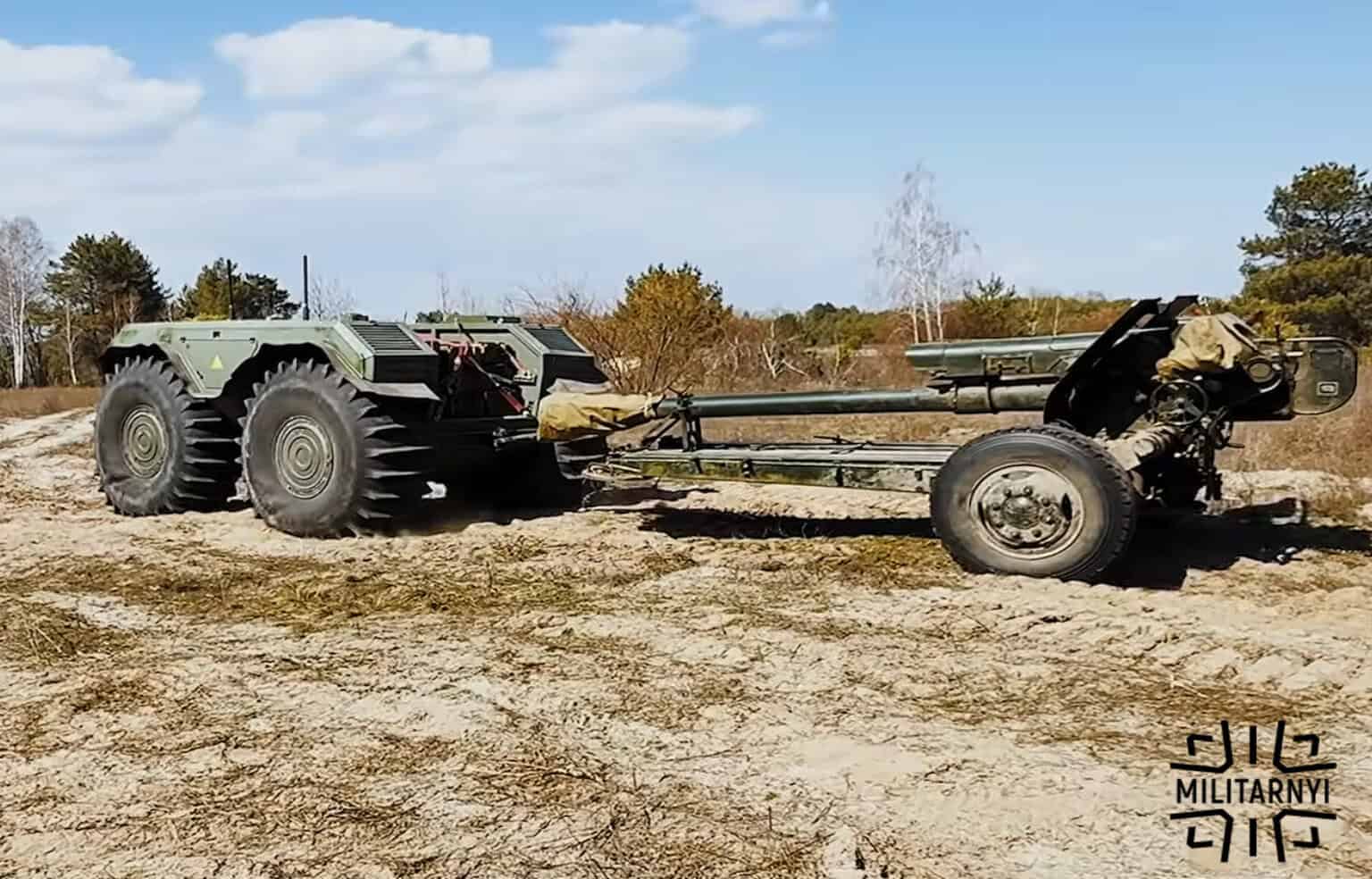 Український НРК UNEX UGV може буксирувати артилерійські гармати й техніку масою до 10 тонн