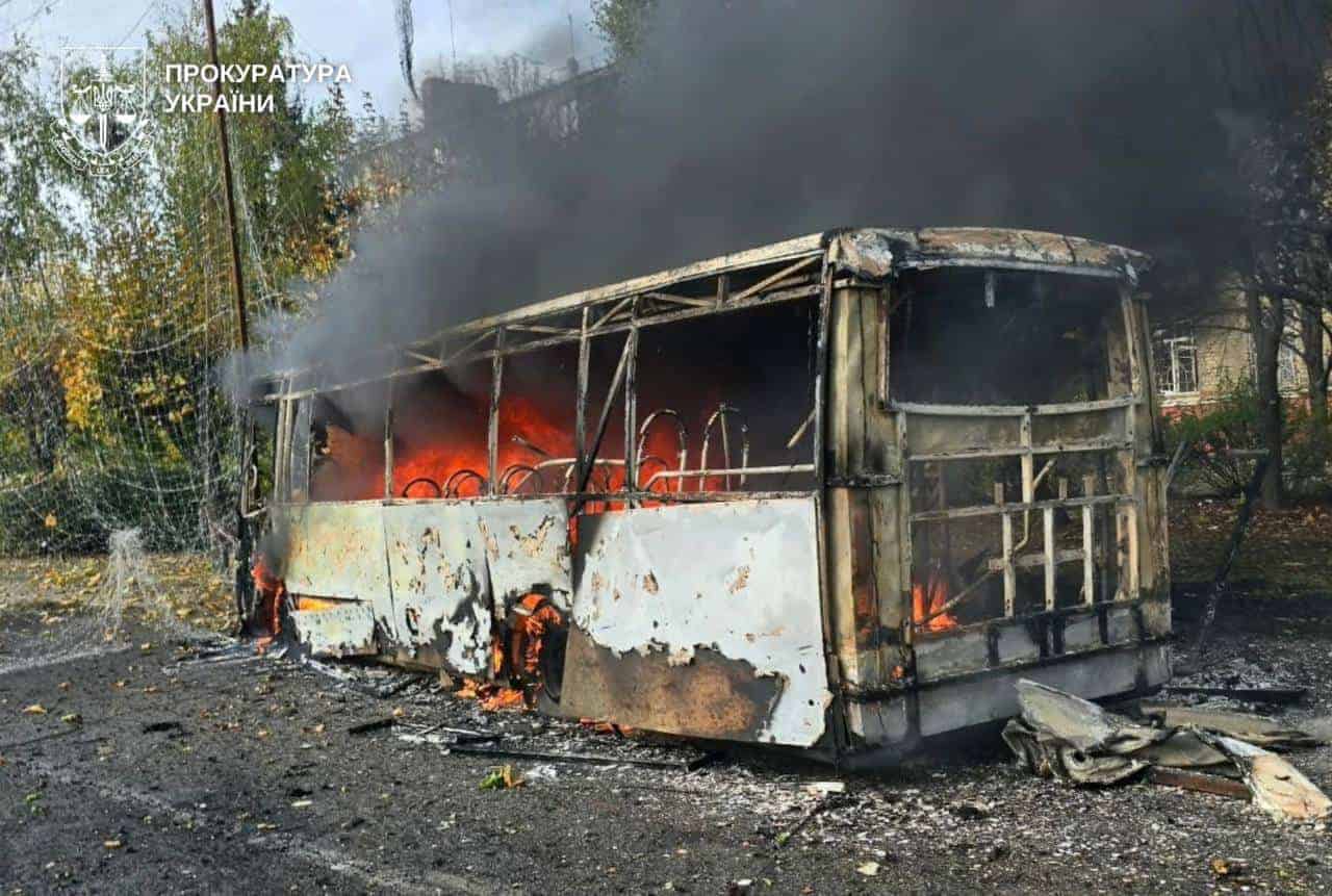 Russia Strikes Two Public Buses in Kramatorsk — More Than 30 Killed