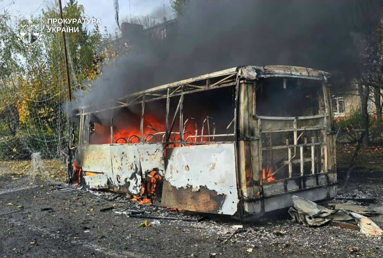 Росіяни вдарили по двох рейсових автобусах у Краматорську — понад 10 загиблих