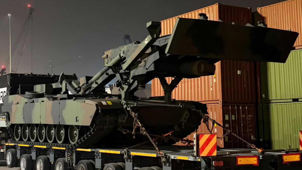 Польща отримала нову партію танкових мостоукладальників M1110 JAB на базі Abrams